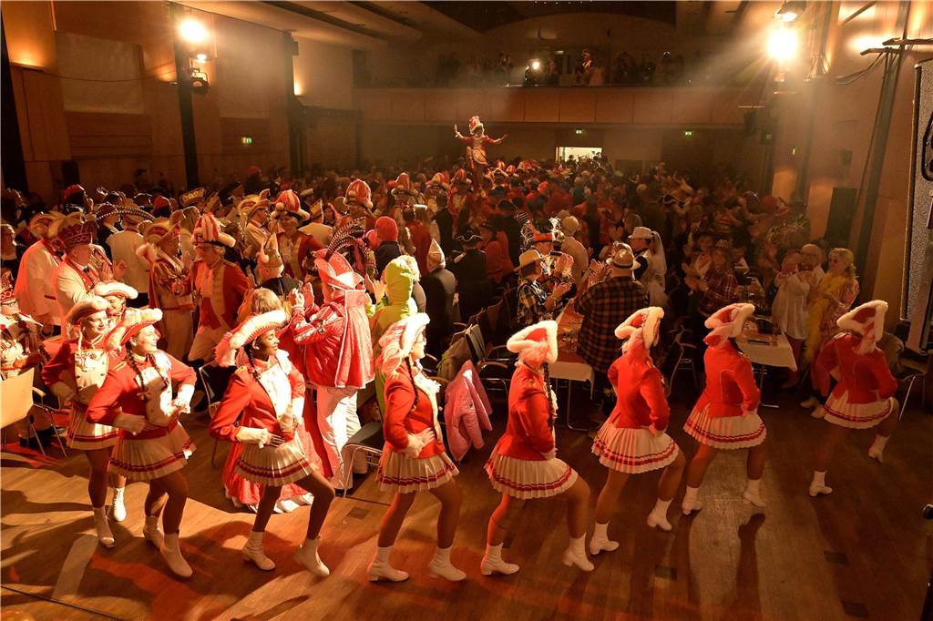Die Kolpingsfamilie Werne feierte mit „Hol di fast“ in diesem Jahr auch 100 Jahre öffentlichen Karneval in der Stadt.