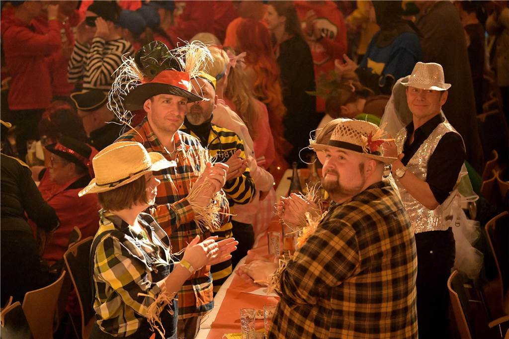 Die Kolpingsfamilie Werne feierte mit „Hol di fast“ in diesem Jahr auch 100 Jahre öffentlichen Karneval in der Stadt.