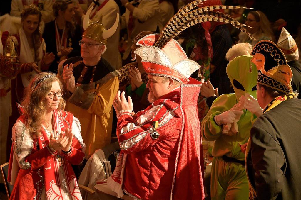 Die Kolpingsfamilie Werne feierte mit „Hol di fast“ in diesem Jahr auch 100 Jahre öffentlichen Karneval in der Stadt.