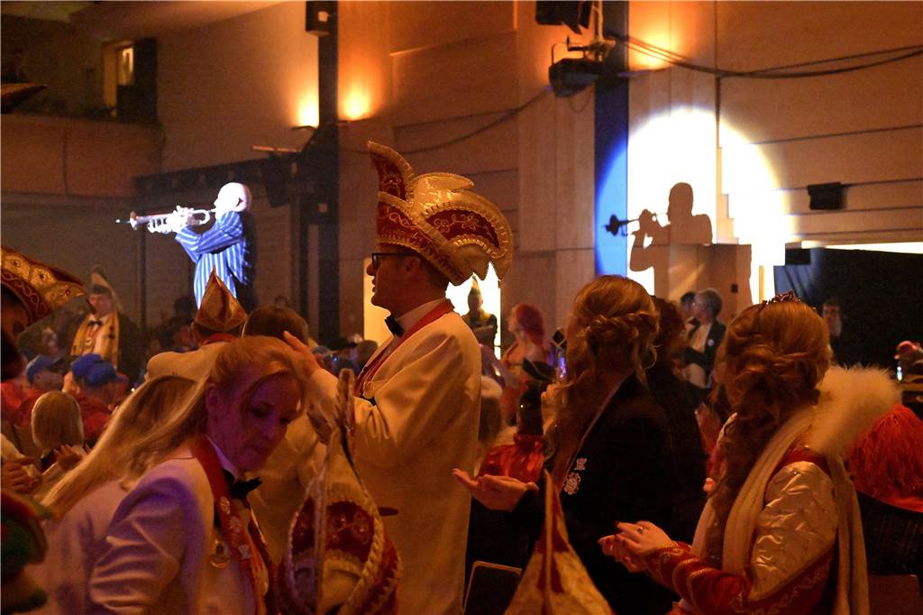 Die Kolpingsfamilie Werne feierte mit „Hol di fast“ in diesem Jahr auch 100 Jahre öffentlichen Karneval in der Stadt.