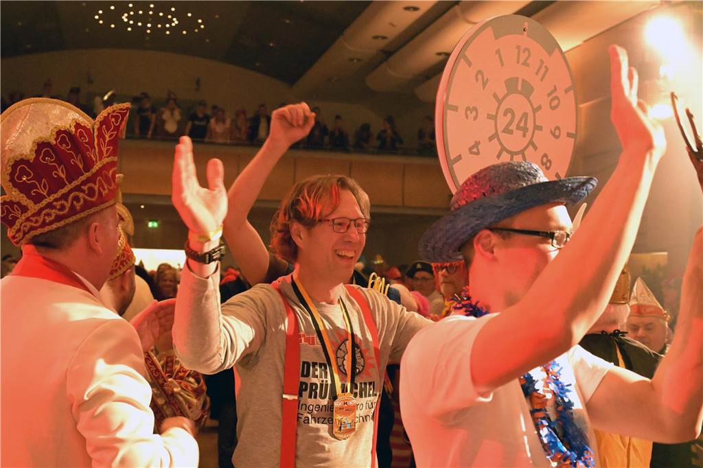 Die Kolpingsfamilie Werne feierte mit „Hol di fast“ in diesem Jahr auch 100 Jahre öffentlichen Karneval in der Stadt.