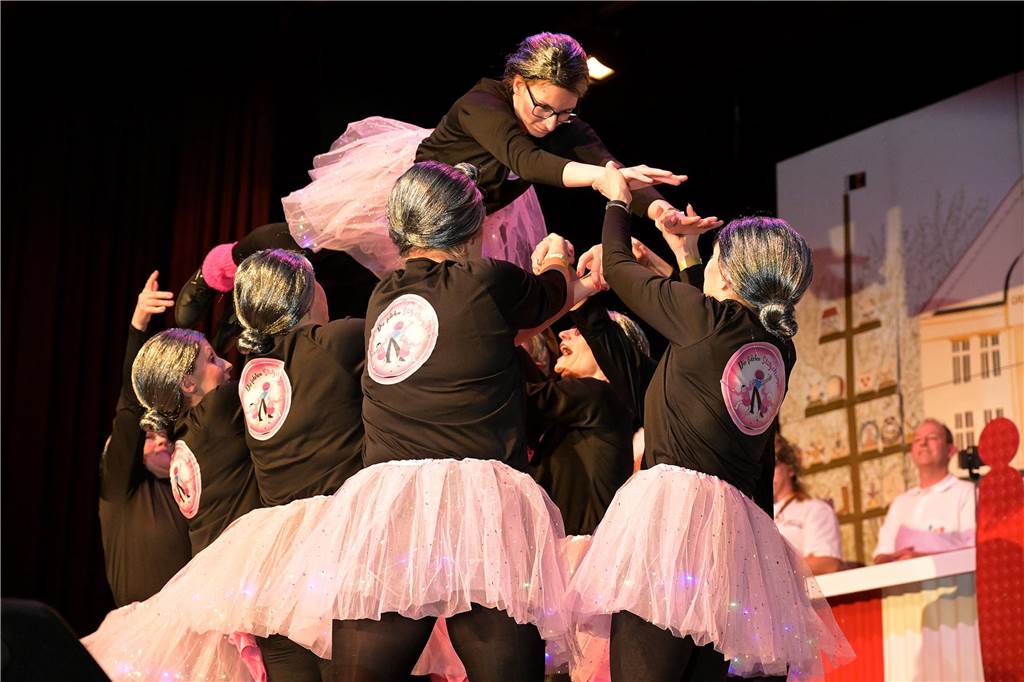Die Kolpingsfamilie Werne feierte mit „Hol di fast“ in diesem Jahr auch 100 Jahre öffentlichen Karneval in der Stadt.