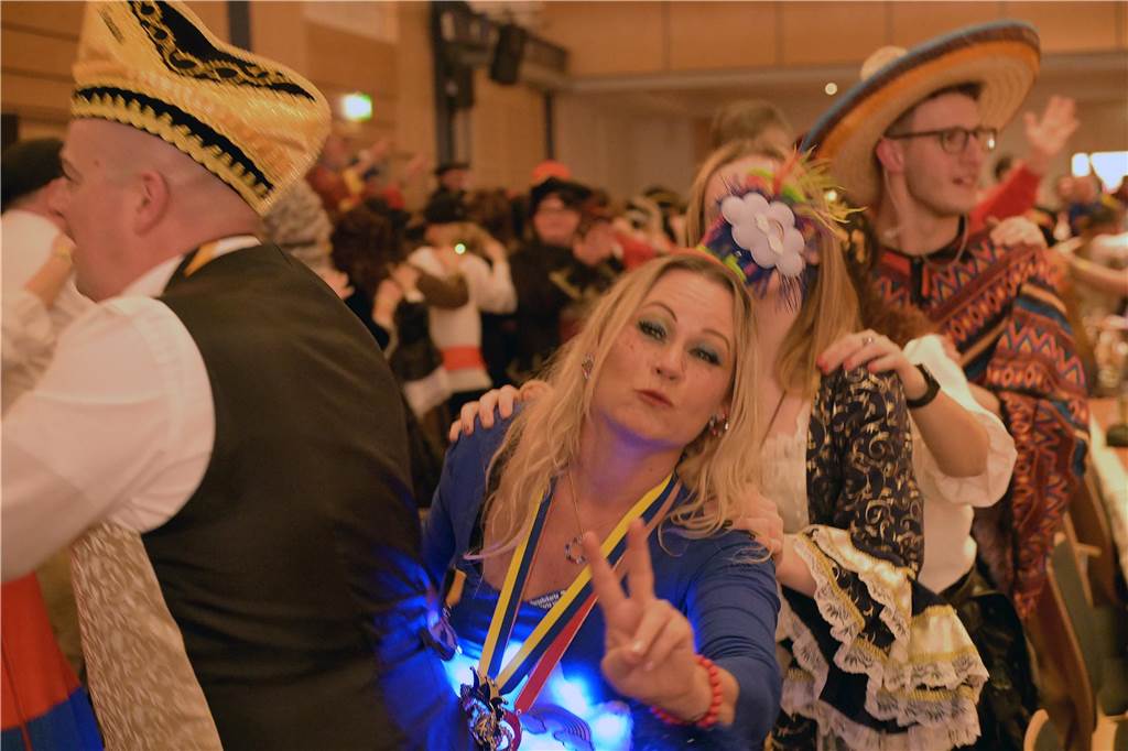 Die Kolpingsfamilie Werne feierte mit „Hol di fast“ in diesem Jahr auch 100 Jahre öffentlichen Karneval in der Stadt.