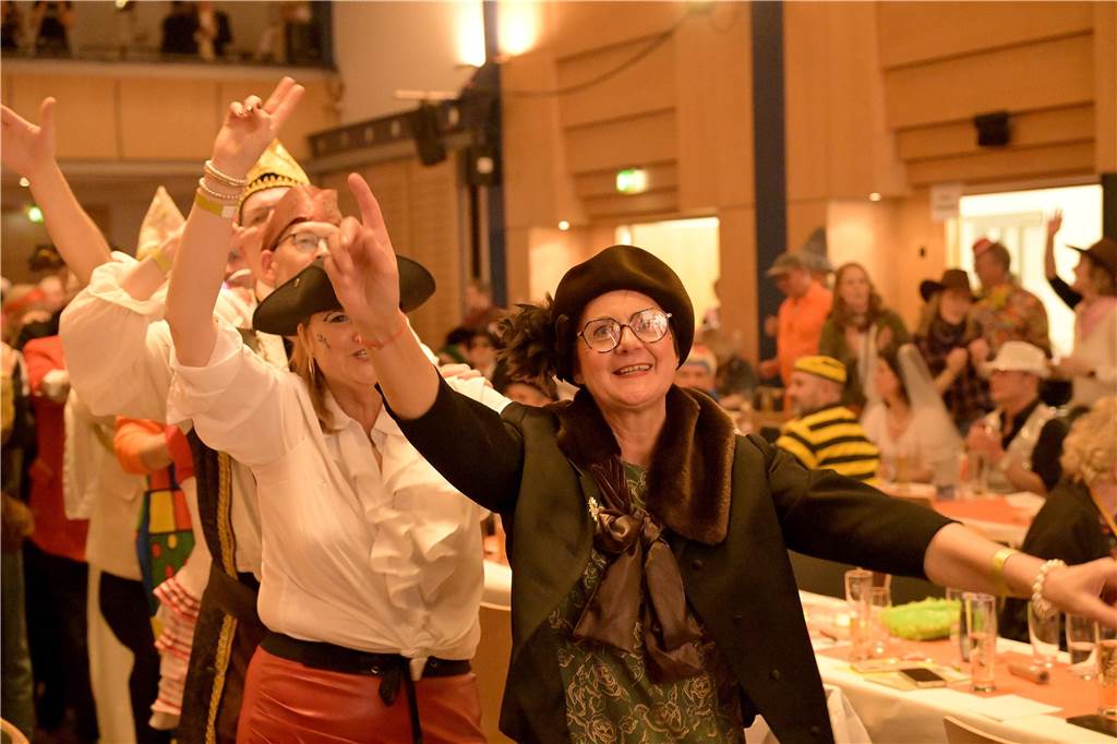 Die Kolpingsfamilie Werne feierte mit „Hol di fast“ in diesem Jahr auch 100 Jahre öffentlichen Karneval in der Stadt.