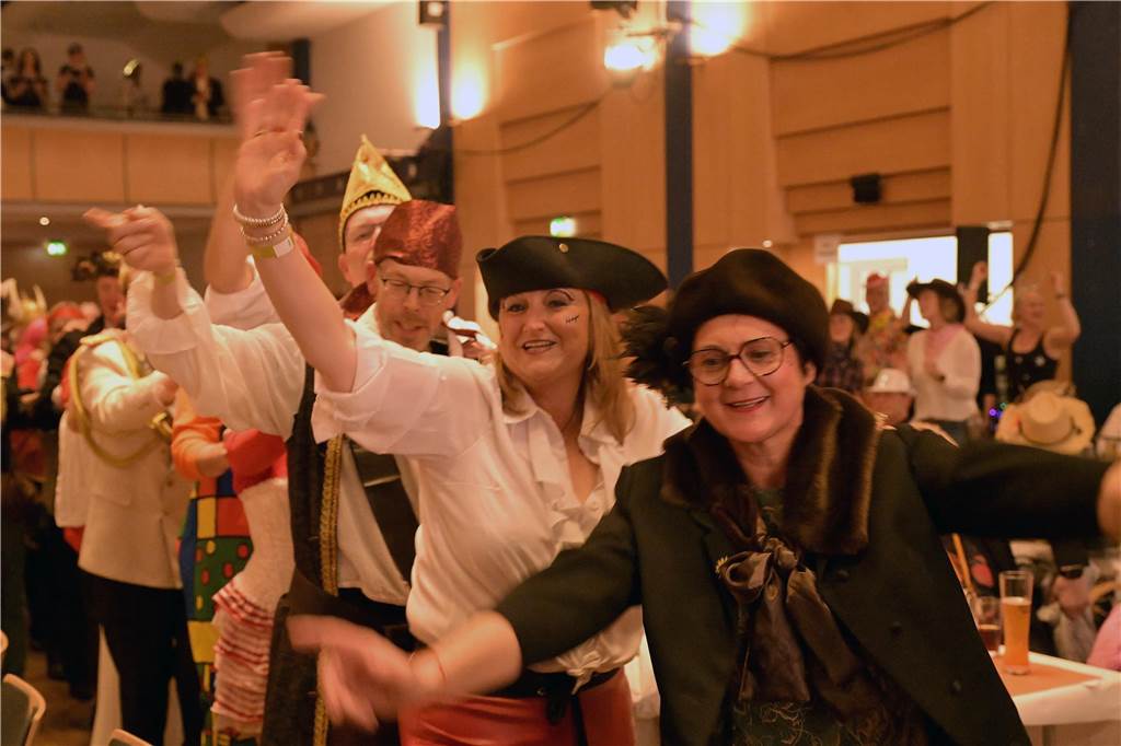 Die Kolpingsfamilie Werne feierte mit „Hol di fast“ in diesem Jahr auch 100 Jahre öffentlichen Karneval in der Stadt.