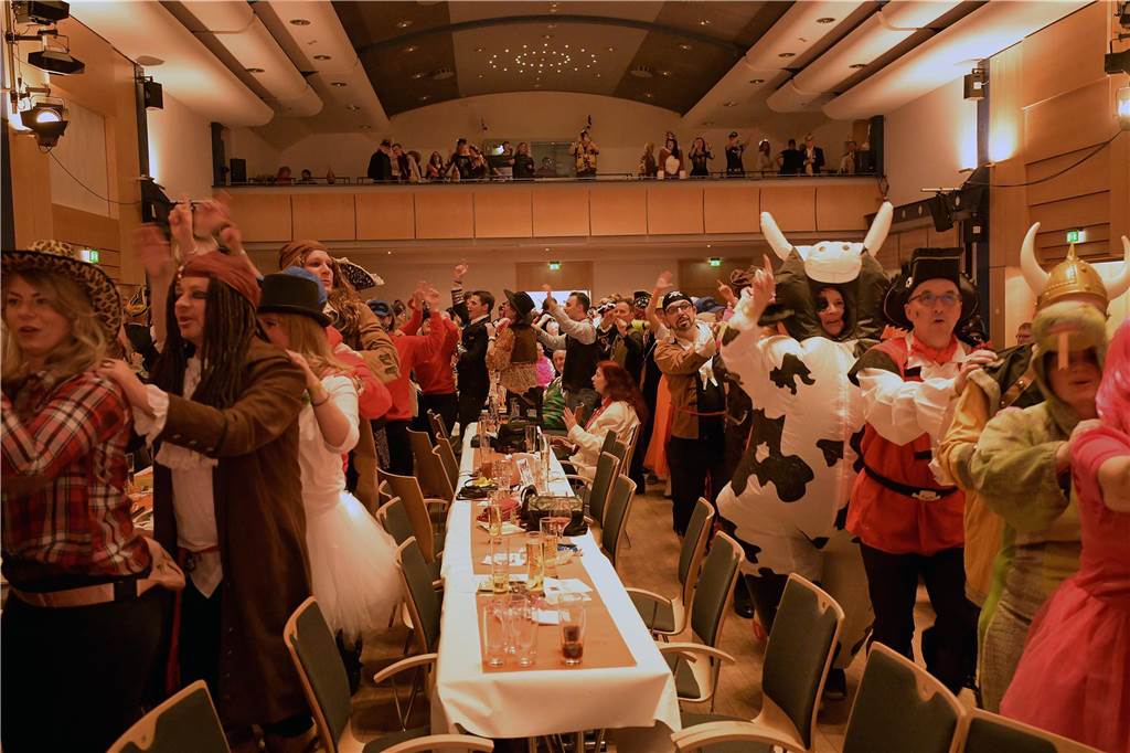 Die Kolpingsfamilie Werne feierte mit „Hol di fast“ in diesem Jahr auch 100 Jahre öffentlichen Karneval in der Stadt.