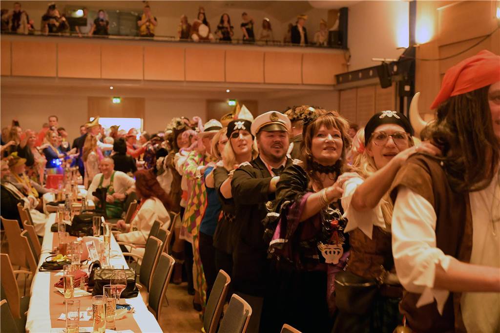 Die Kolpingsfamilie Werne feierte mit „Hol di fast“ in diesem Jahr auch 100 Jahre öffentlichen Karneval in der Stadt.