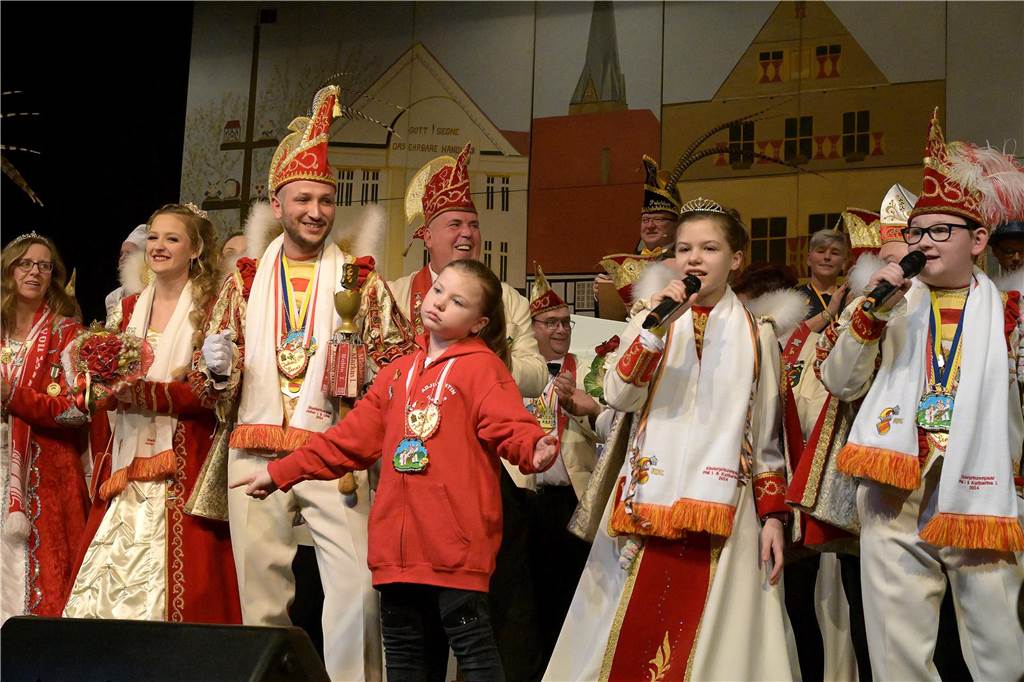 Die Kolpingsfamilie Werne feierte mit „Hol di fast“ in diesem Jahr auch 100 Jahre öffentlichen Karneval in der Stadt.