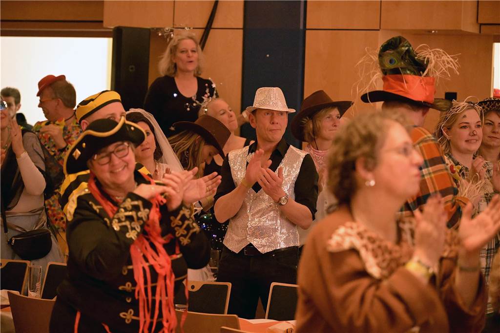 Die Kolpingsfamilie Werne feierte mit „Hol di fast“ in diesem Jahr auch 100 Jahre öffentlichen Karneval in der Stadt.