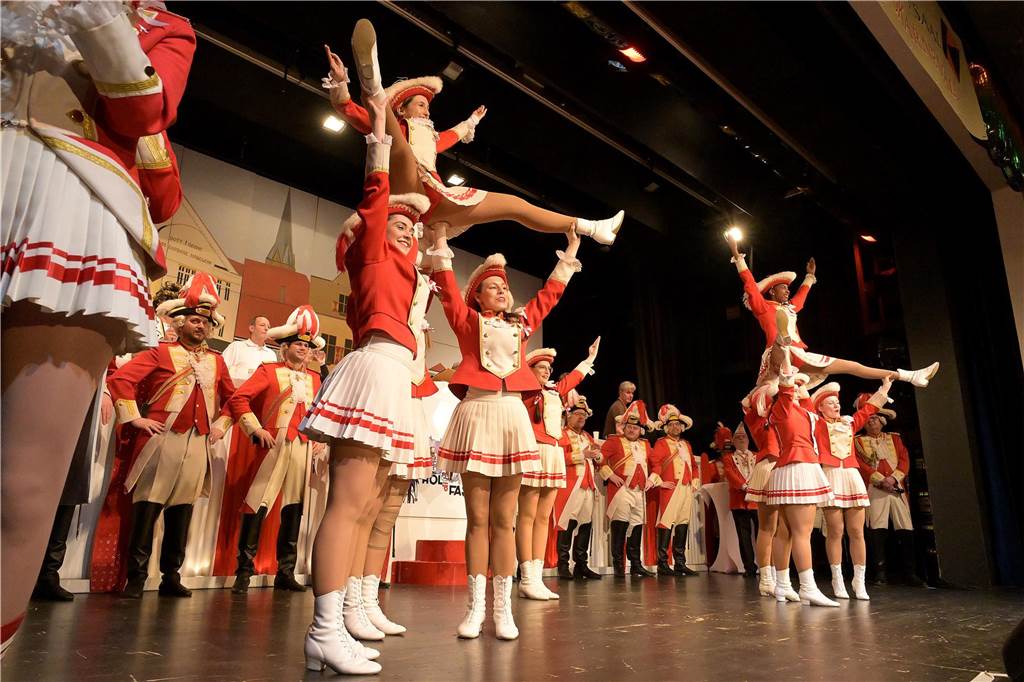 Die Kolpingsfamilie Werne feierte mit „Hol di fast“ in diesem Jahr auch 100 Jahre öffentlichen Karneval in der Stadt.