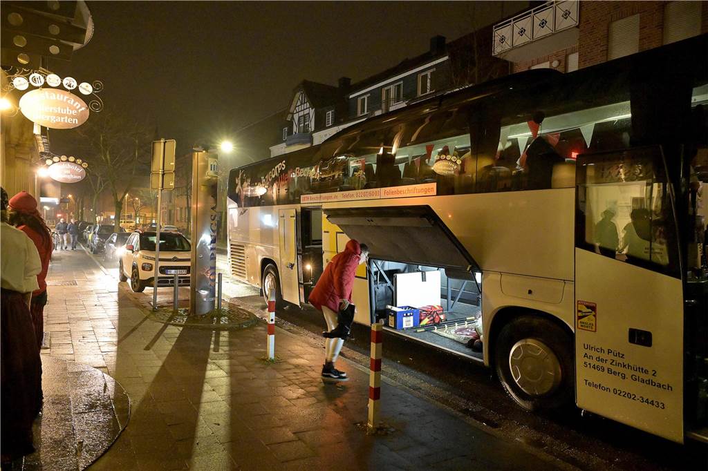 Die Kolpingsfamilie Werne feierte mit „Hol di fast“ in diesem Jahr auch 100 Jahre öffentlichen Karneval in der Stadt.
