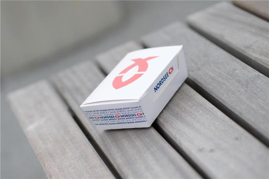 Forscher entwickeln essbare Verpackung aus Nordsee-Algen Die konventionelle Snackbox könnte bald Geschichte sein: Nordsee arbeitet mit Forschern an einer essbaren Verpackung aus Algen. Foto: David Ebener