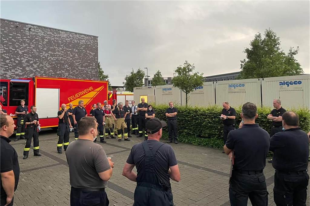 1000 Einsatzkräfte in Katastrophenregionen: „Beeindruckende Hilfsbereitschaft" Die Kreiseinsatzbereitschaften Mitte und Süd rückten am Donnerstagabend nach.