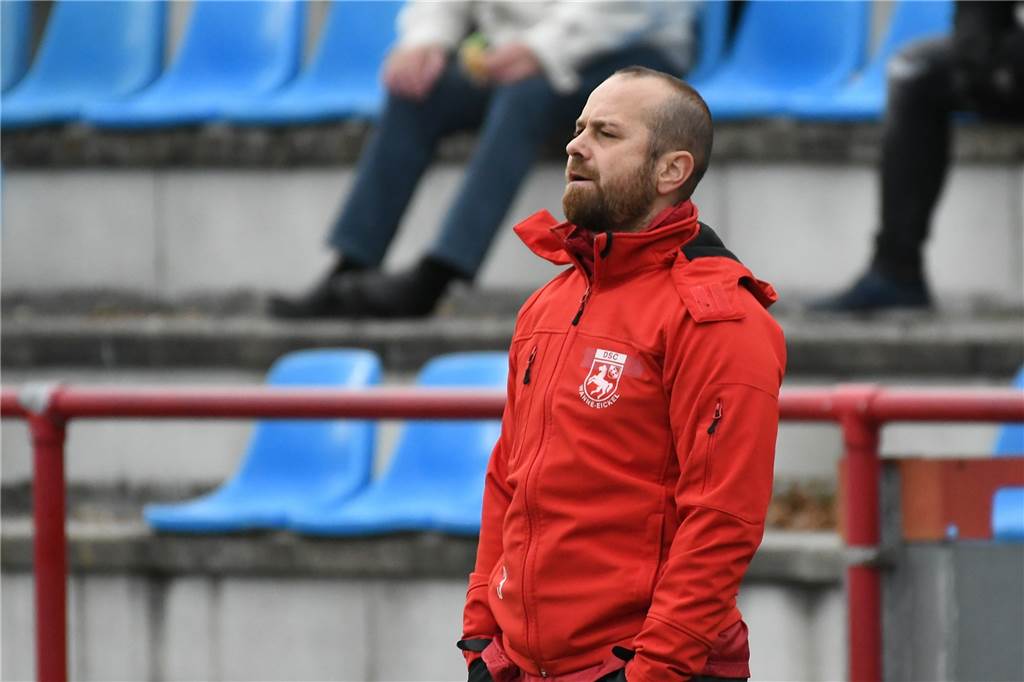 Die Kreisliga-A-Fußballer der Spielgemeinschaft Victoria/Sportfreunde haben am 13. Spieltag eine sicher geglaubte Führung aus der Hand gegeben. Drei Tore Vorsprung halfen am Ende nicht. Gegen den DSC Wanne II gab es ein 3:5.