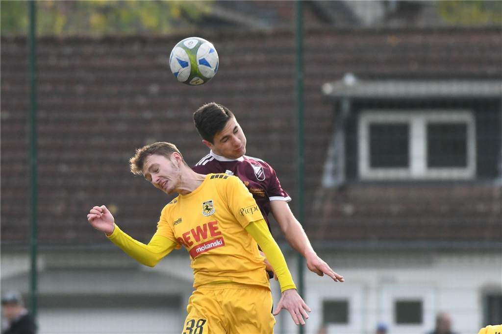 Die Kreisliga-A-Fußballer der Spielgemeinschaft Victoria/Sportfreunde haben am 13. Spieltag eine sicher geglaubte Führung aus der Hand gegeben. Drei Tore Vorsprung halfen am Ende nicht. Gegen den DSC Wanne II gab es ein 3:5.