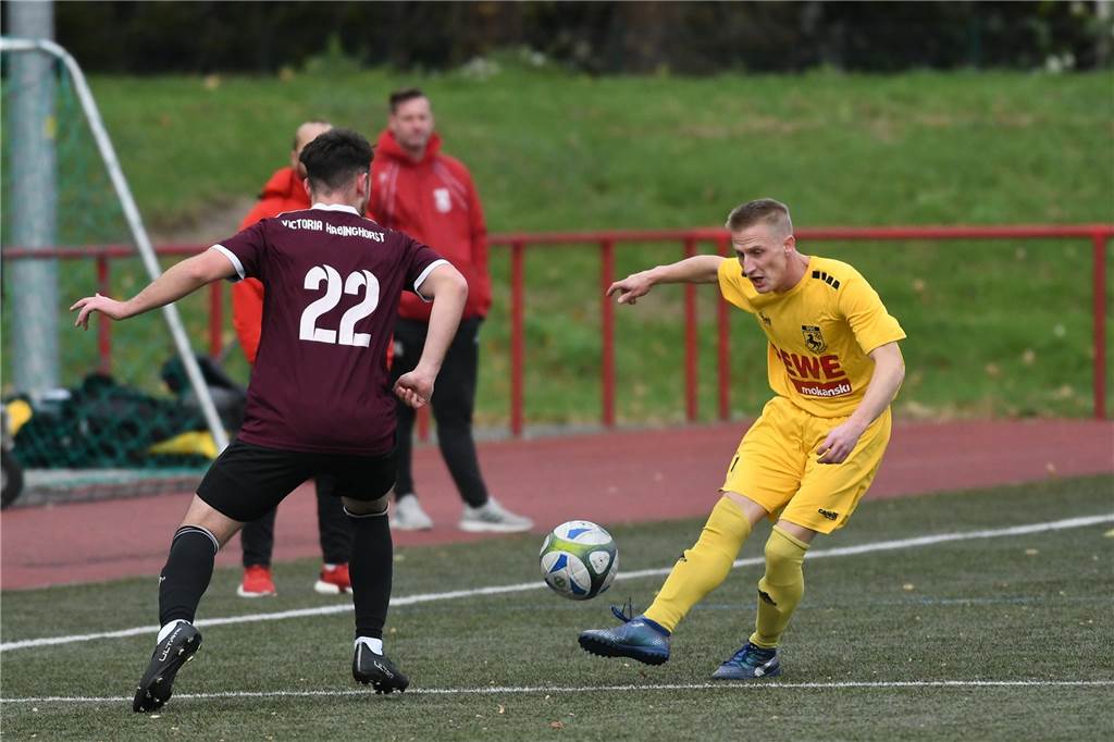 Die Kreisliga-A-Fußballer der Spielgemeinschaft Victoria/Sportfreunde haben am 13. Spieltag eine sicher geglaubte Führung aus der Hand gegeben. Drei Tore Vorsprung halfen am Ende nicht. Gegen den DSC Wanne II gab es ein 3:5.