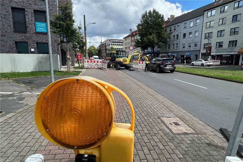 In der Innenstadt droht ein Baustellen-Parcours Ein Baustellen-Licht an der Funkenburg-Kreuzung in Dortmund