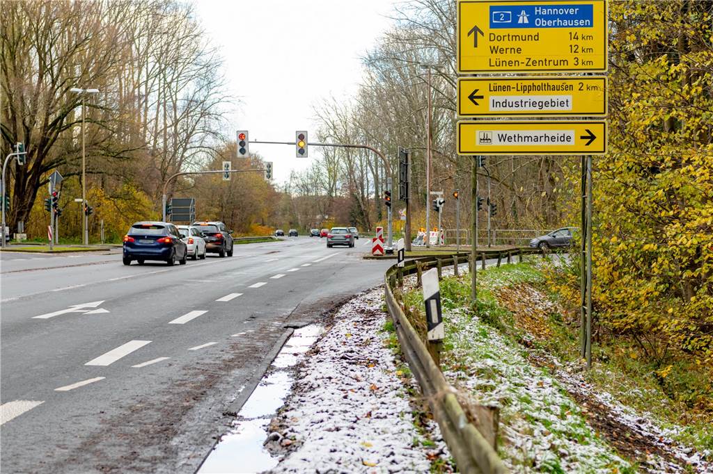 Nächste Sperrung an B54 angekündigt: Straße wird erneuert Die Kreuzung Wethmarheide / Brambauerstraße. Die Kreuzung ist Anfang sowie Ende der Umleitung.