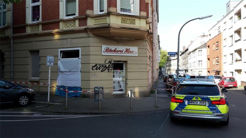Leichenfund in Bäckerei: Ermittler gehen von Unfall aus Die Kriminalpolizei ermittelt nach einem Leichenfund in der Heinrichstraße.