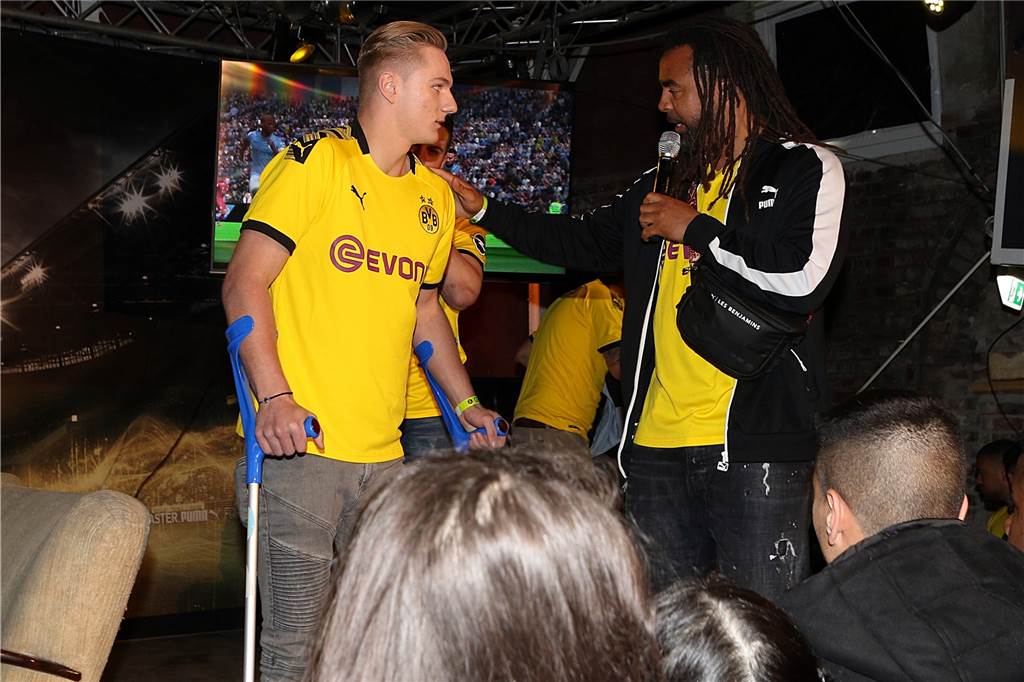 Oelschlägel geht nun doch ins zweite BVB-Jahr - Sorgen um Unbehaun Die Krücken ist Luca Unbehaun nach seiner Knie-Operation mittlerweile wieder los. Seine Rückkehr auf den Rasen wird allerdings noch einige Wochen dauern.