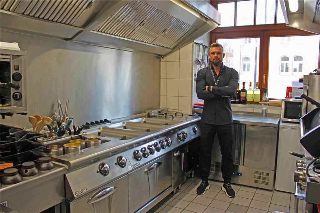 Neues Restaurant im Dortmunder Westen verspricht feine Küche auf Sterne-Niveau Die Küche im „Rio“ ist klein, doch die Karte des Lütgendortmunder Restaurants verspricht Großes.
