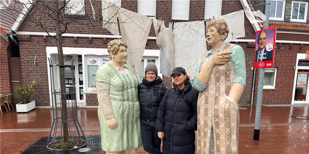 Die Künstlerinnen Christel und Laura Lechner haben in Nordkirchen, Capelle und Südkirchen 50 Alltagsmenschen inszeniert. Die Ausstellung dauert noch bis Mitte Oktober.