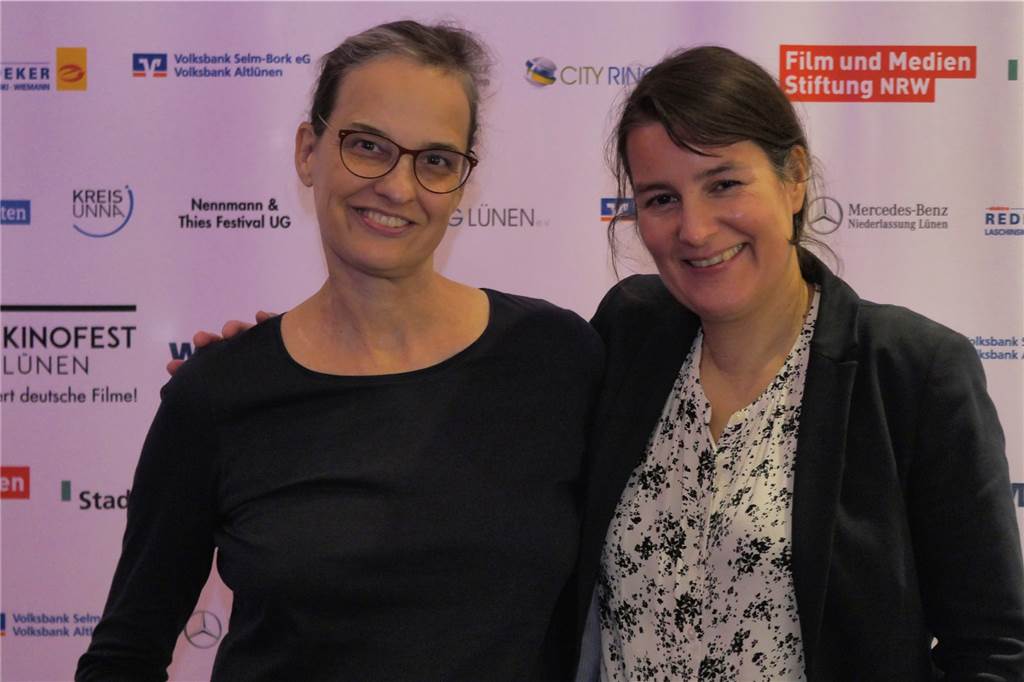 Natja Brunckhorst: Mit 13 auf dem Schulhof für den Film entdeckt Die künstlerische Leiterin des Kinofestes, Sonja Hofmann (r.) begrüßte Natja Brunckhorst als Gast zu gleich zwei Filmen.