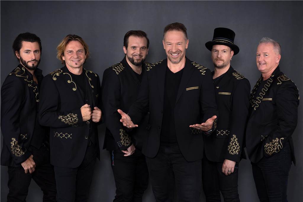 Die Kultband "Höhner" präsentiert ihre Lieder in Olfen in klassischem Gewand.