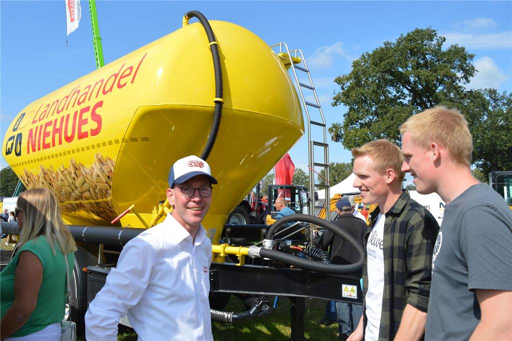 Neuheiten und Highlights: Die Agrarschau auf dem Düstermühlenmarkt Düstermühlenmarkt 2024