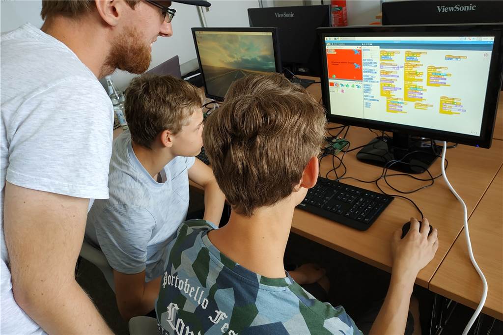 Trotz Corona: Brackeler Bildungszentrum will schon bald umziehen Die Kurse im CCDo-Bildungszentrum sind darauf angelegt, dass man sich über die Schulter schaut. Bei Online-Kursen sei das schwierig.