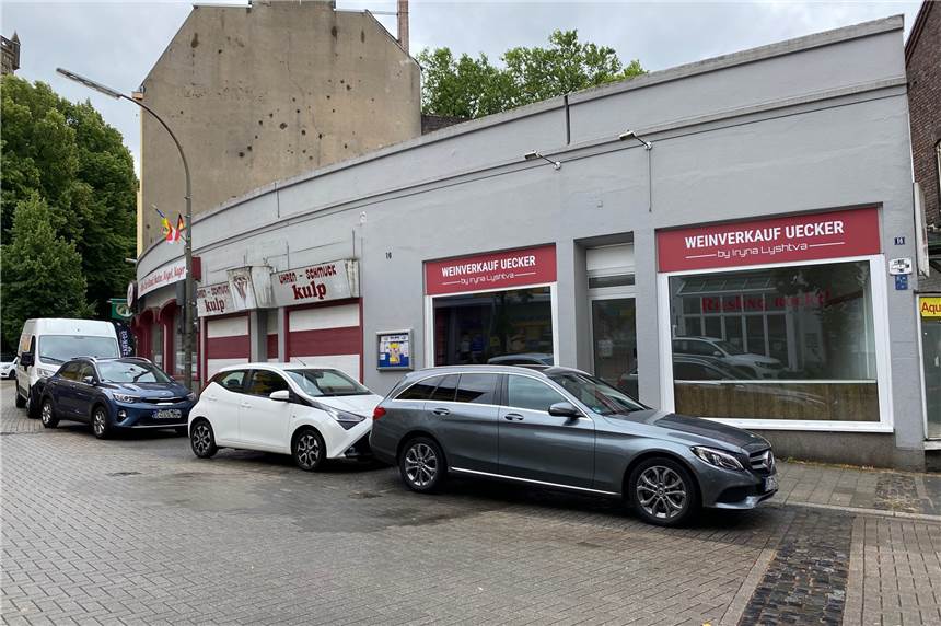 Gähnende Leere an der Limbecker Straße: Weinhandlung hat neuen Standort Die Ladenzeile an der Limbecker Straße steht inzwischen komplett leer.