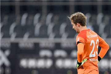 Die Lage im Keller hat sich verschärft: Schalkes Torhüter Frederik Rönnow bei der 1:4-Niederlage bei Borussia Mönchengladbach.