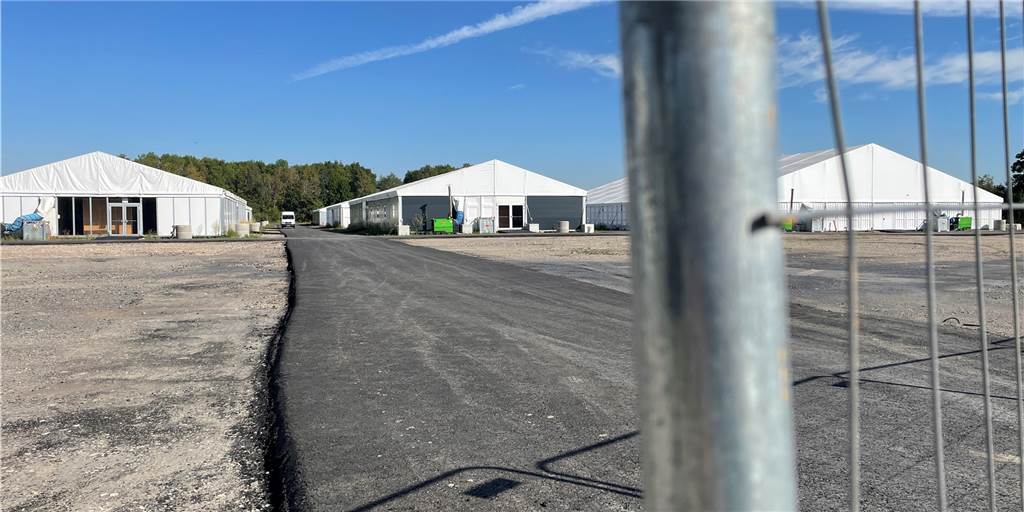 Ministerium verwirrt mit falscher Angabe zu Notunterkunft Castrop-Rauxel Die Landes-Notunterkunft in Habinghorst Ende August: Im Herbst geht sie in Betrieb.