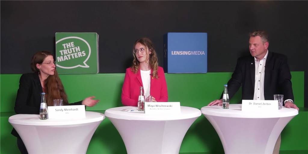 Die Landtagskandidaten (v.l.) Sandy Meinhardt (SPD), Maya Wischnewksi (Grüne) und Dr. Daniel Zerbin (AfD) während der Podiumsdiskussion.