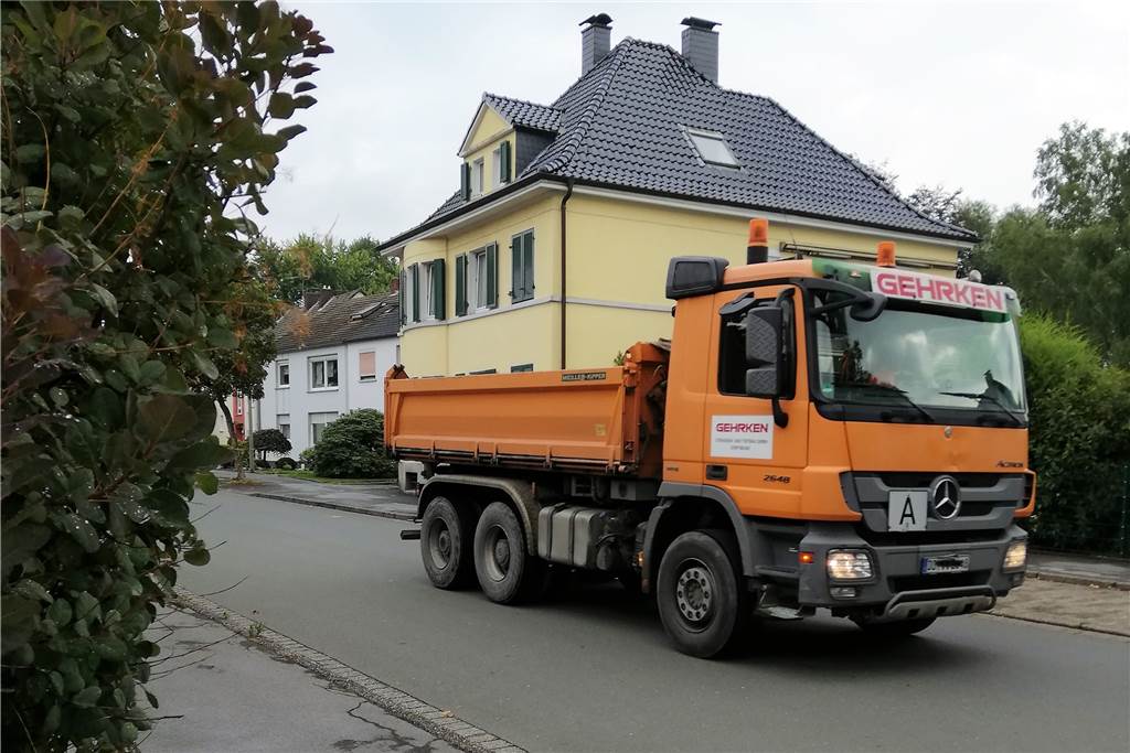 Diese Anwohner wollen keinen LKW-Verkehr vor ihrer Haustür – können sie das durchsetzen? Die Lastwagen in ihrer verkehrsberuhigten Straße nerven die Anwohner.