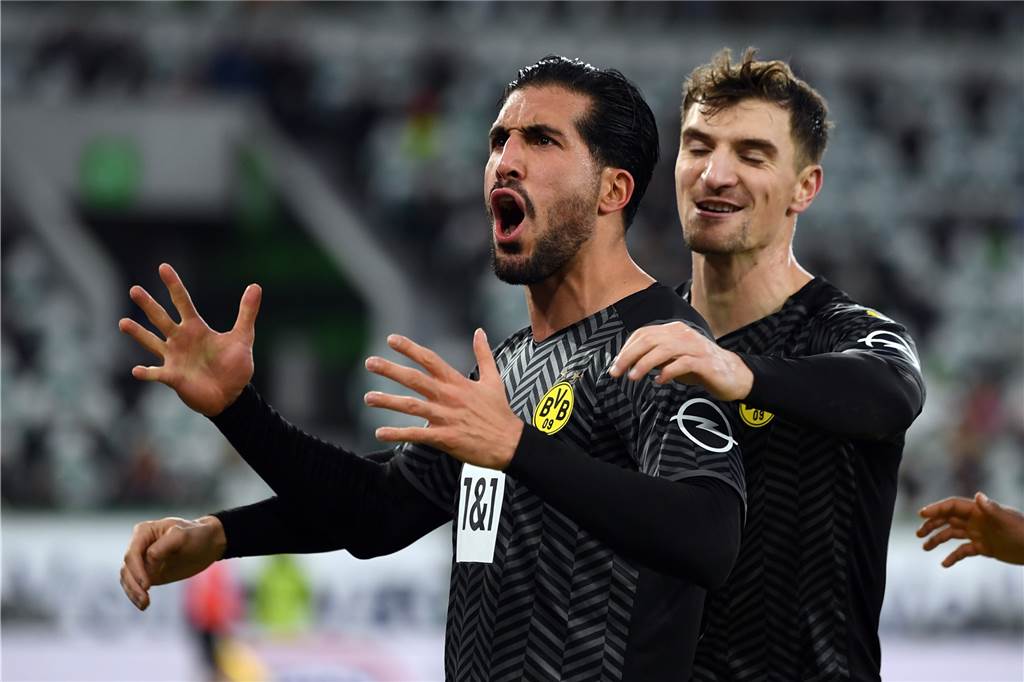 Emre Can und Thomas Meunier jubeln.