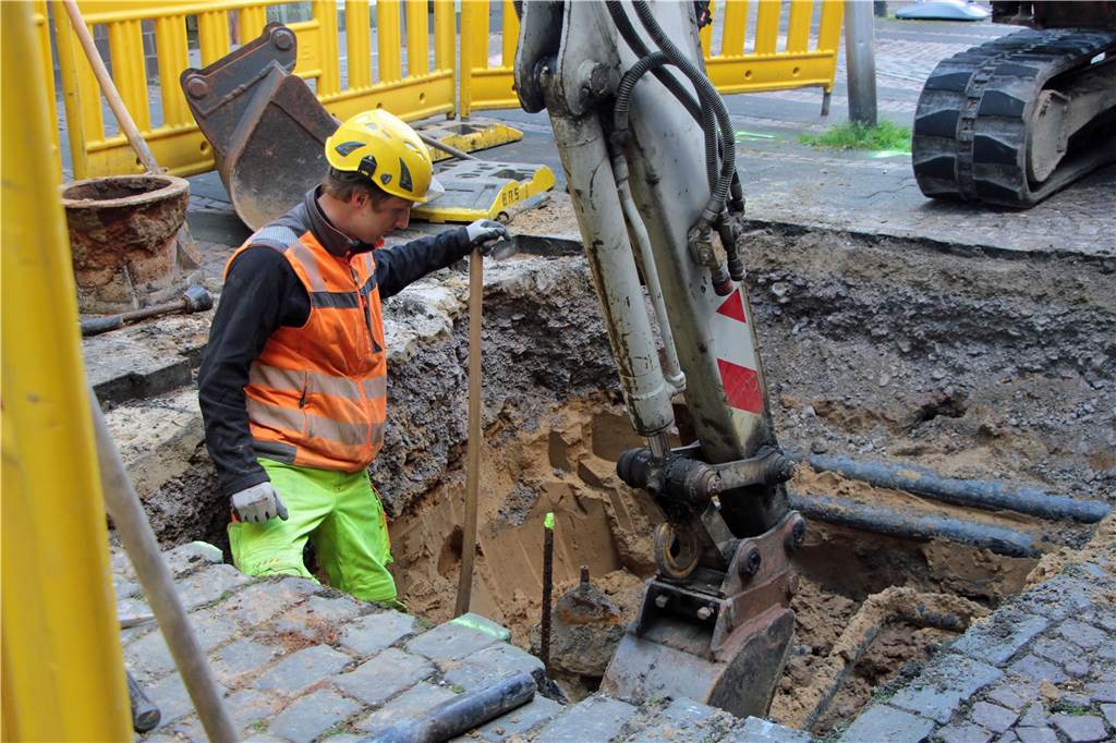 Jetzt also doch: Kehrtwende in Sachen Bonenstraßen-Ausbau in Werne Die Leitungsarbeiten durch die Energieversorger bilden den Auftakt für den dritten Teil der Stadtsanierung in der Bonenstraße. Die soll jetzt ins vierte Quartal 2020 verschoben werden.