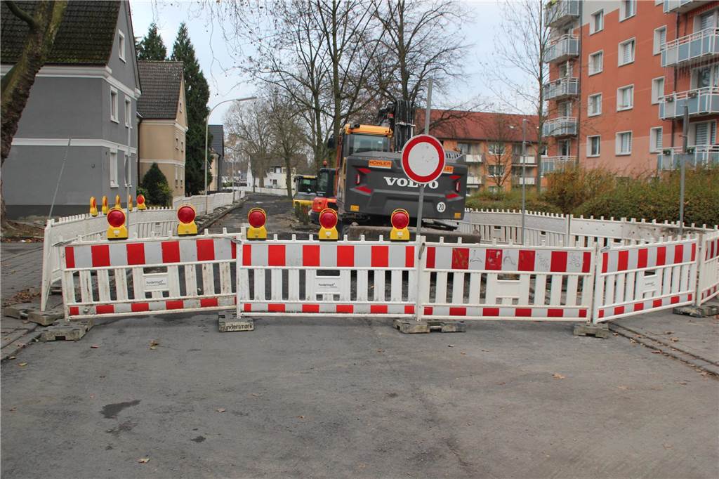 Anwohner ärgern sich über Bauarbeiten: „Wären gerne früher informiert worden“ Baustelle in der Lenaustraße Lünen-Brambauer