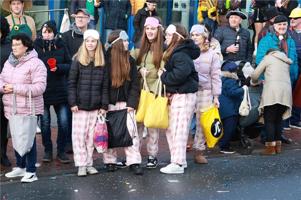 Fotos vom Rosenmontag: So haben die Stadtlohner Narren ihr Sessionsfinale gefeiert Die letzte große Karnevalsparty: 70 Zugnummern sind beim großen Rosenmontagsumzug durch Stadtlohn gefahren – und alle haben zusammen auf den Straßen gefeiert.