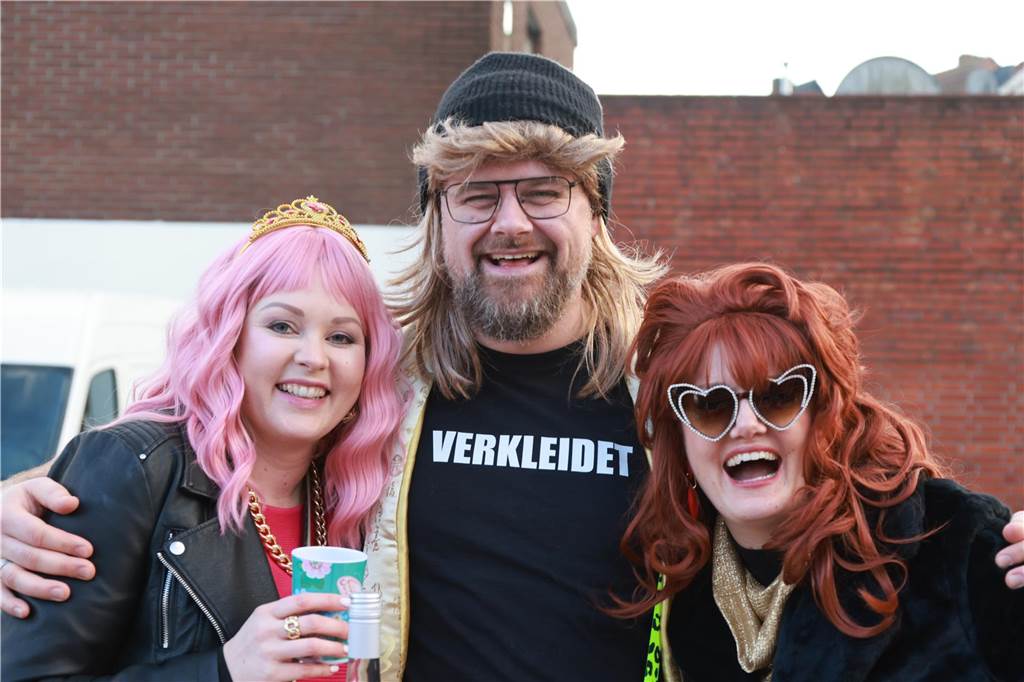 Fotos vom Rosenmontag: So haben die Stadtlohner Narren ihr Sessionsfinale gefeiert Die letzte große Karnevalsparty: 70 Zugnummern sind beim großen Rosenmontagsumzug durch Stadtlohn gefahren – und alle haben zusammen auf den Straßen gefeiert.