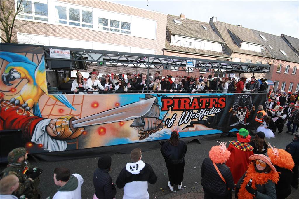 Fotos vom Rosenmontag: So haben die Stadtlohner Narren ihr Sessionsfinale gefeiert Die letzte große Karnevalsparty: 70 Zugnummern sind beim großen Rosenmontagsumzug durch Stadtlohn gefahren – und alle haben zusammen auf den Straßen gefeiert.