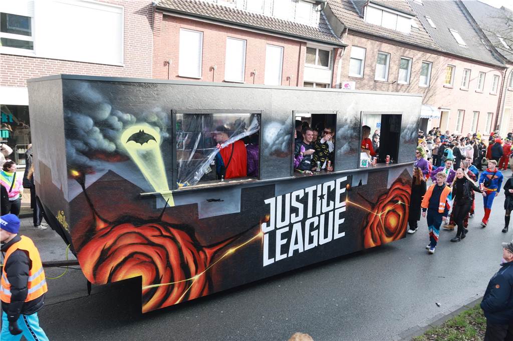 Fotos vom Rosenmontag: So haben die Stadtlohner Narren ihr Sessionsfinale gefeiert Die letzte große Karnevalsparty: 70 Zugnummern sind beim großen Rosenmontagsumzug durch Stadtlohn gefahren – und alle haben zusammen auf den Straßen gefeiert.
