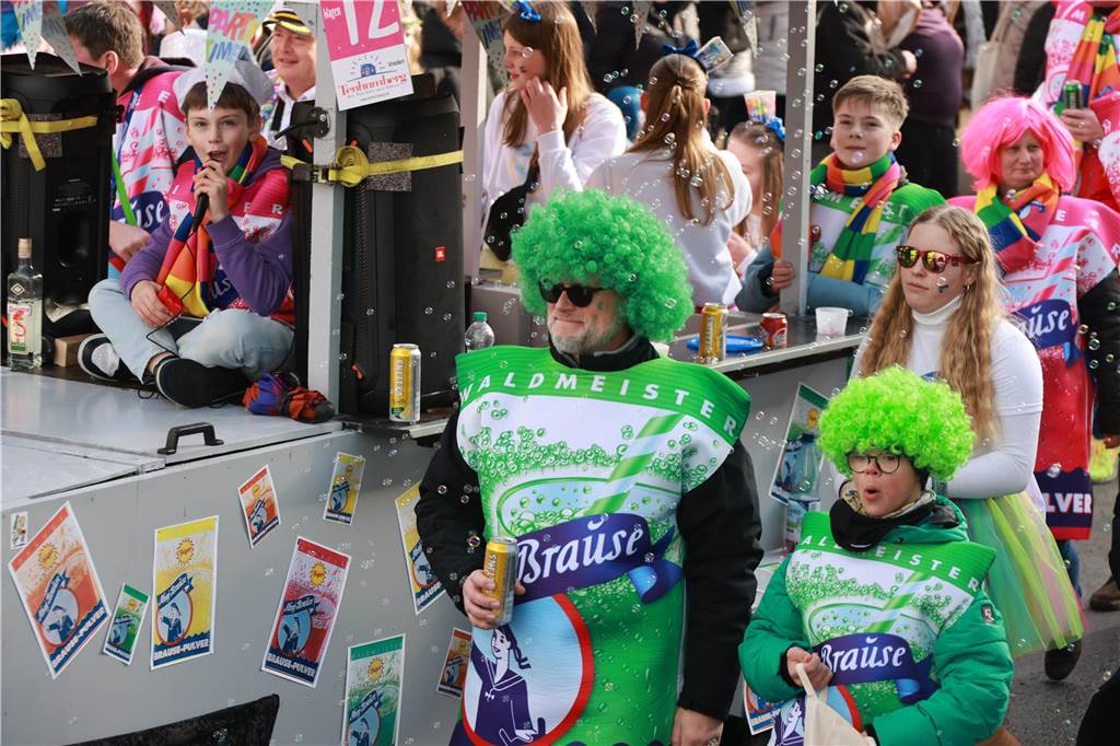 Fotos vom Rosenmontag: So haben die Stadtlohner Narren ihr Sessionsfinale gefeiert Die letzte große Karnevalsparty: 70 Zugnummern sind beim großen Rosenmontagsumzug durch Stadtlohn gefahren – und alle haben zusammen auf den Straßen gefeiert.
