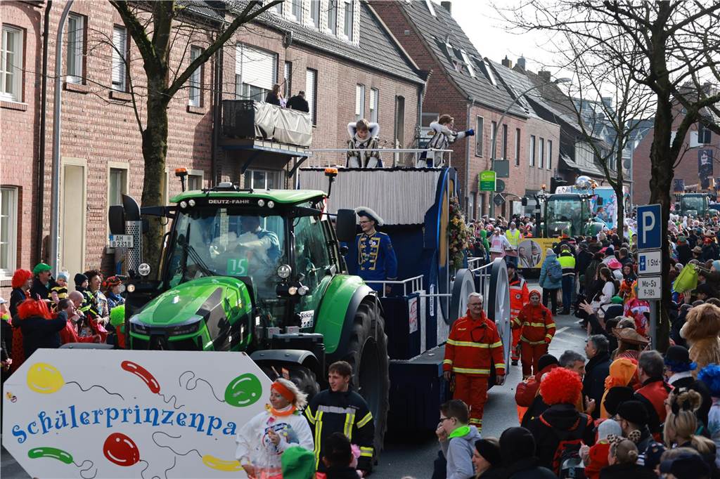 Fotos vom Rosenmontag: So haben die Stadtlohner Narren ihr Sessionsfinale gefeiert Die letzte große Karnevalsparty: 70 Zugnummern sind beim großen Rosenmontagsumzug durch Stadtlohn gefahren – und alle haben zusammen auf den Straßen gefeiert.