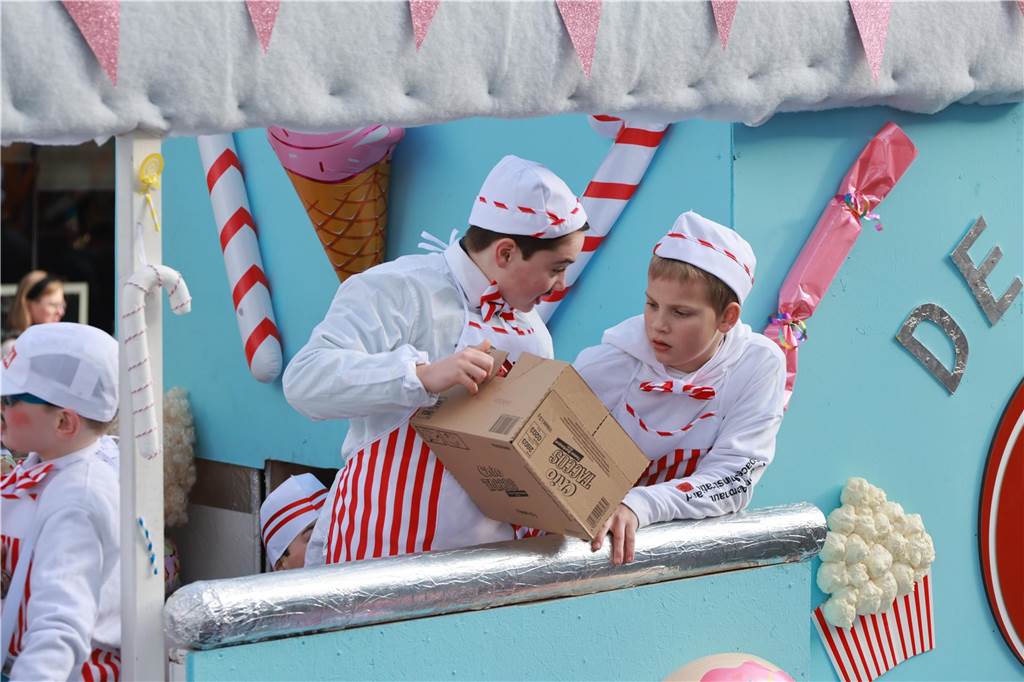 Fotos vom Rosenmontag: So haben die Stadtlohner Narren ihr Sessionsfinale gefeiert Die letzte große Karnevalsparty: 70 Zugnummern sind beim großen Rosenmontagsumzug durch Stadtlohn gefahren – und alle haben zusammen auf den Straßen gefeiert.