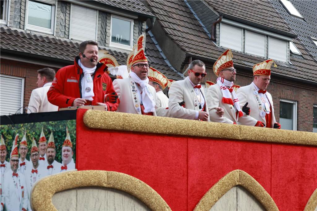 Fotos vom Rosenmontag: So haben die Stadtlohner Narren ihr Sessionsfinale gefeiert Die letzte große Karnevalsparty: 70 Zugnummern sind beim großen Rosenmontagsumzug durch Stadtlohn gefahren – und alle haben zusammen auf den Straßen gefeiert.