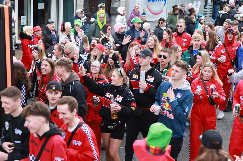 Fotos vom Rosenmontag: So haben die Stadtlohner Narren ihr Sessionsfinale gefeiert Die letzte große Karnevalsparty: 70 Zugnummern sind beim großen Rosenmontagsumzug durch Stadtlohn gefahren – und alle haben zusammen auf den Straßen gefeiert.