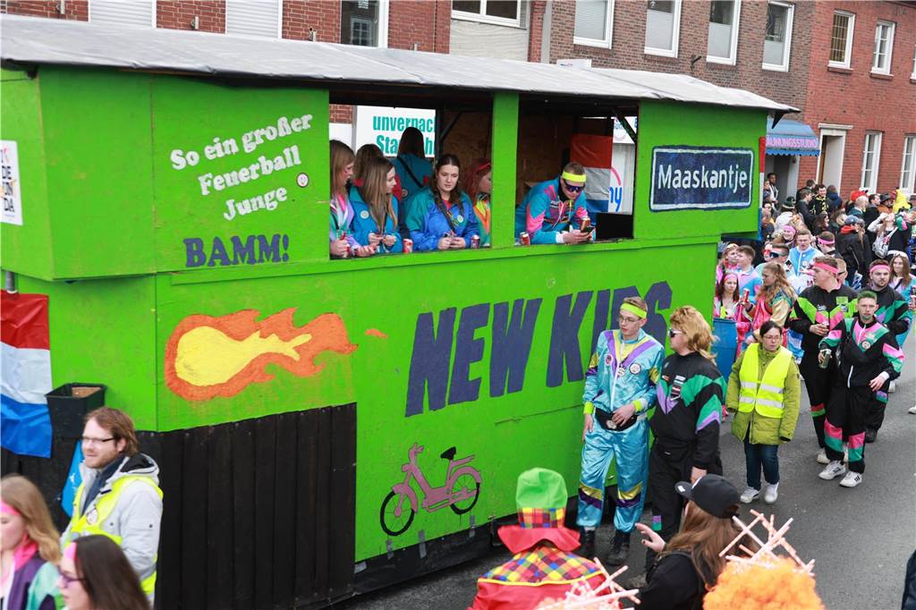 Fotos vom Rosenmontag: So haben die Stadtlohner Narren ihr Sessionsfinale gefeiert Die letzte große Karnevalsparty: 70 Zugnummern sind beim großen Rosenmontagsumzug durch Stadtlohn gefahren – und alle haben zusammen auf den Straßen gefeiert.