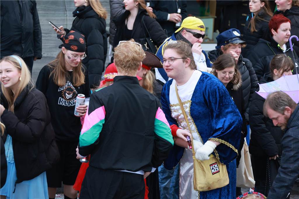 Fotos vom Rosenmontag: So haben die Stadtlohner Narren ihr Sessionsfinale gefeiert Die letzte große Karnevalsparty: 70 Zugnummern sind beim großen Rosenmontagsumzug durch Stadtlohn gefahren – und alle haben zusammen auf den Straßen gefeiert.