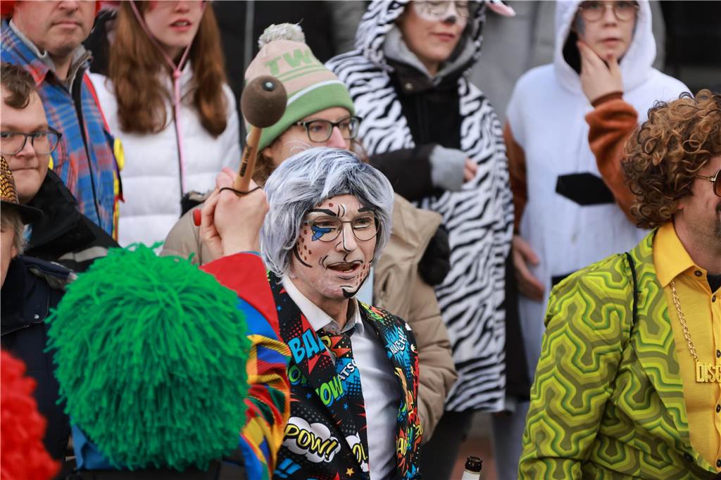 Fotos vom Rosenmontag: So haben die Stadtlohner Narren ihr Sessionsfinale gefeiert Die letzte große Karnevalsparty: 70 Zugnummern sind beim großen Rosenmontagsumzug durch Stadtlohn gefahren – und alle haben zusammen auf den Straßen gefeiert.